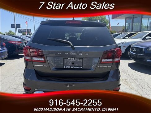Used 2018 Dodge Journey Crossroad w/ Driver Convenience Group image 5