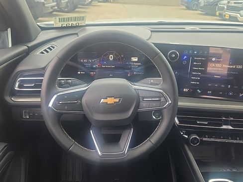 New 2026 Chevrolet Traverse LT w/ Driver Confidence Package AWD/4WD image 2