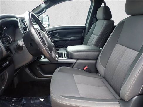 Used 2023 Nissan Titan SV w/ SV Convenience Package AWD/4WD image 9