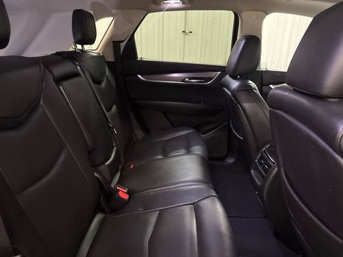 Used 2017 Cadillac XT5 Luxury FWD image 17