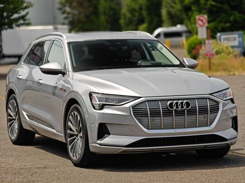Used 2019 Audi e-tron Prestige w/ Prestige Package AWD/4WD image 1