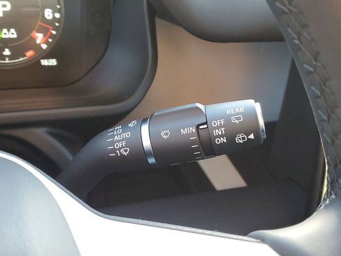 Used 2026 Land Rover Defender 110 X-Dynamic SE AWD/4WD image 18