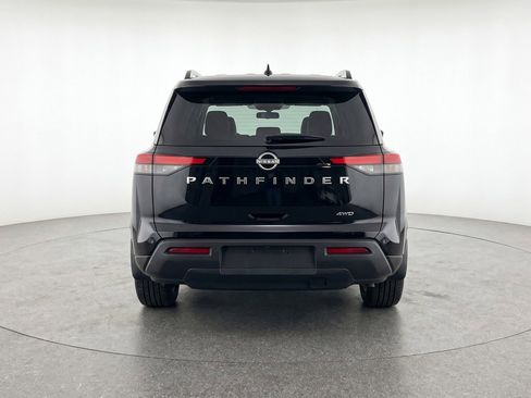 Used 2025 Nissan Pathfinder SV image 7