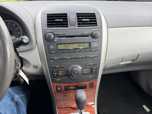 Used 2010 Toyota Corolla XLE image 14