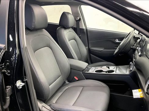 Used 2023 Hyundai Kona Limited FWD image 6