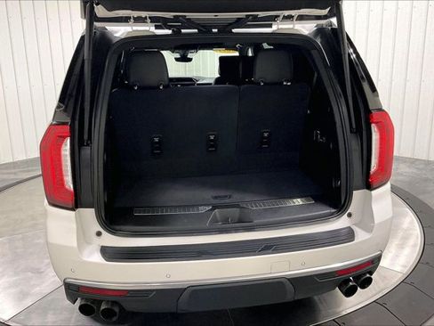 Used 2021 GMC Yukon Denali w/ Denali Premium Package AWD/4WD image 39