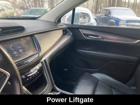 Used 2017 Cadillac XT5 Luxury image 15
