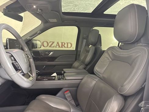 Used 2019 Lincoln Navigator L Reserve image 9