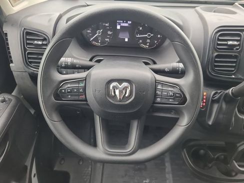 Used 2025 RAM ProMaster 2500 w/ Convenience Group image 8