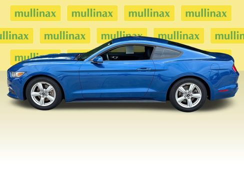 Used 2017 Ford Mustang Coupe RWD image 10