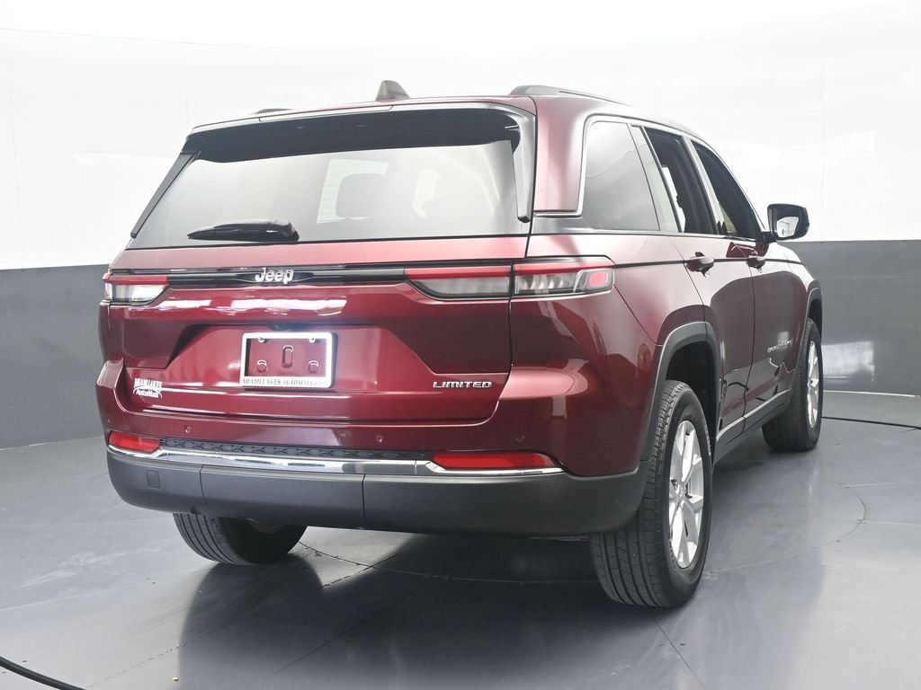 Used 2023 Jeep Grand Cherokee Limited w/ Trailer Tow Prep Group (B) RWD image 5