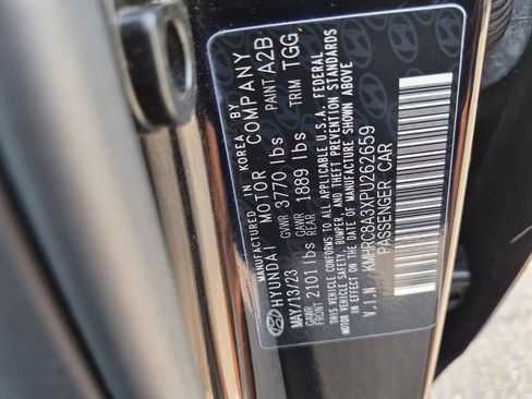Certified 2023 Hyundai Venue SEL FWD image 29