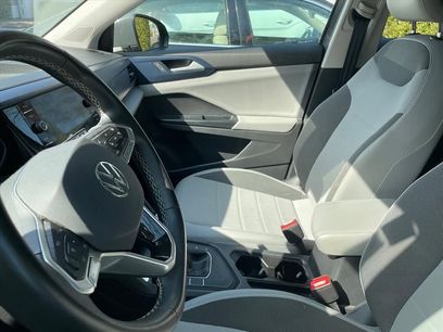 Used 2022 Volkswagen Taos SE w/ Driver Assistance Package