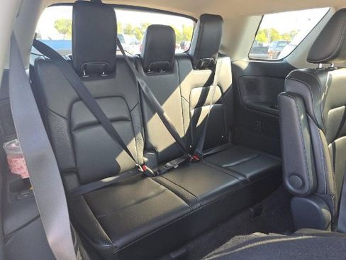 Used 2023 Nissan Pathfinder SL w/ SL Premium Package FWD image 16