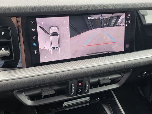 Certified 2025 Porsche Cayenne AWD/4WD image 19