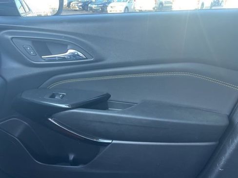 Used 2024 Chevrolet Trax LT w/ LT Convenience Package image 30