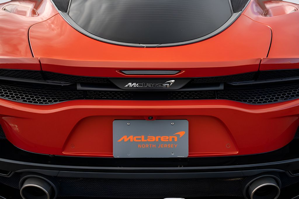Used 2023 McLaren GT RWD image 25