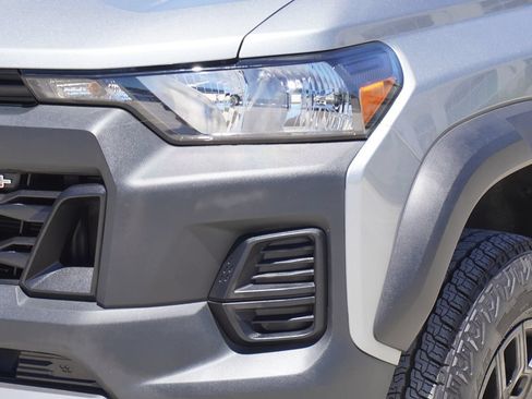 Used 2023 Chevrolet Colorado Trail Boss AWD/4WD image 2