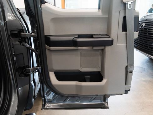 Used 2018 Ford F150 XL w/ Equipment Group 101A Mid AWD/4WD image 19