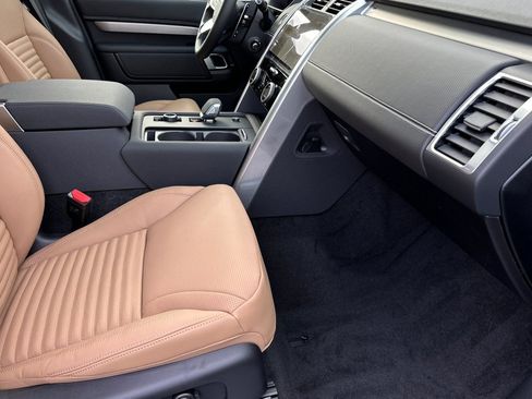 New 2025 Land Rover Discovery Dynamic SE AWD/4WD image 15
