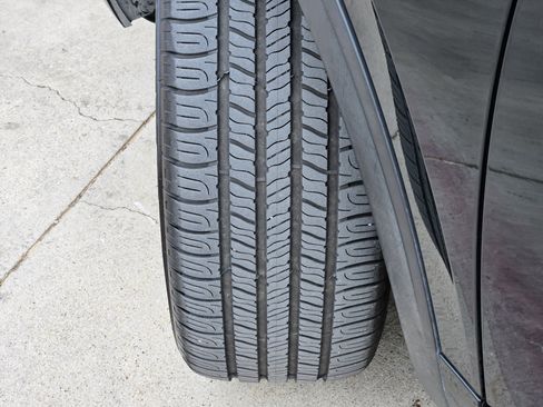 Used 2021 Volkswagen Atlas SE w/ Panoramic Sunroof Package image 12