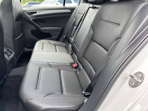 Used 2017 Volkswagen Golf 4-Door FWD image 19