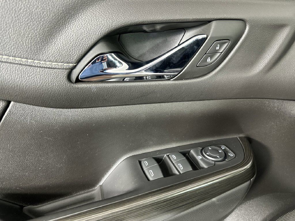 Used 2023 GMC Acadia SLT AWD/4WD image 27