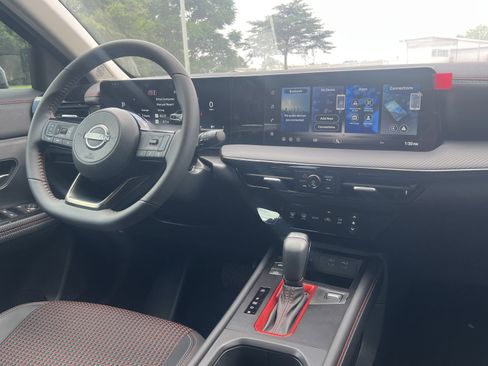New 2026 Nissan Kicks SR FWD image 3