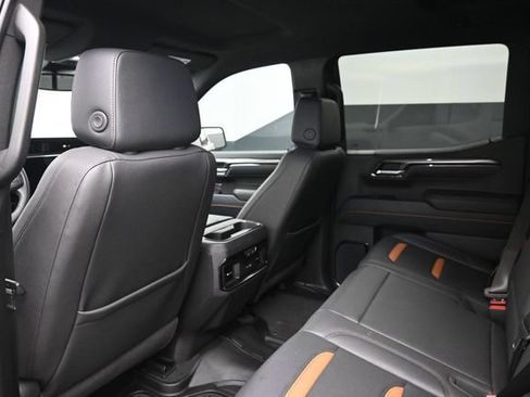 Used 2025 GMC Sierra 1500 AT4 w/ AT4 Premium Package AWD/4WD image 22