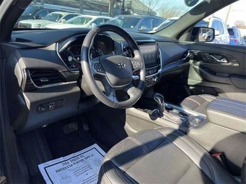Used 2022 Chevrolet Traverse RS image 11