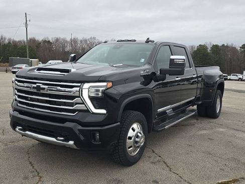 Used 2024 Chevrolet Silverado 3500 High Country w/ High Country Premium Package image 1