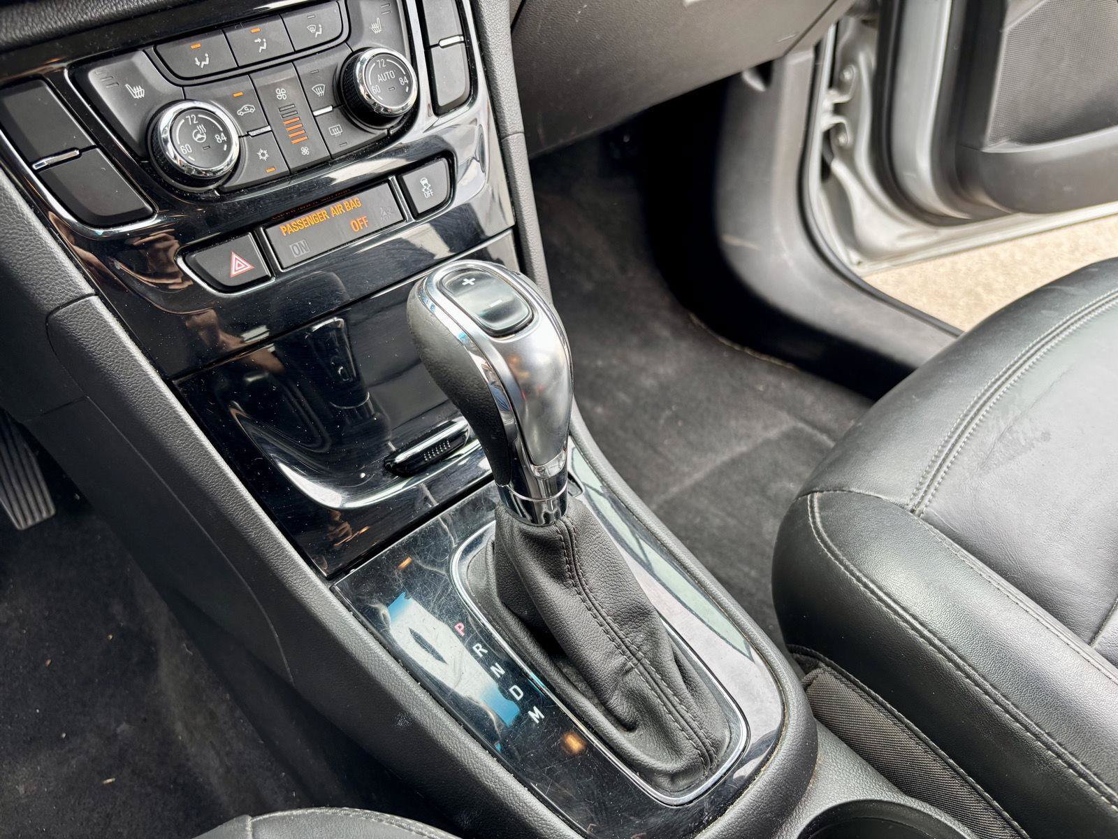 Used 2020 Buick Encore Essence AWD/4WD image 30