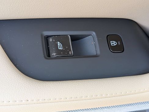 Used 2022 Polestar Polestar 2 w/ Plus Package AWD/4WD image 30