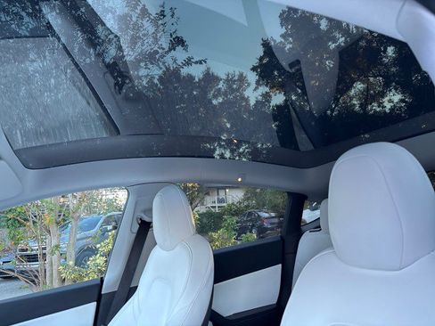 Used 2021 Tesla Model Y Performance image 15