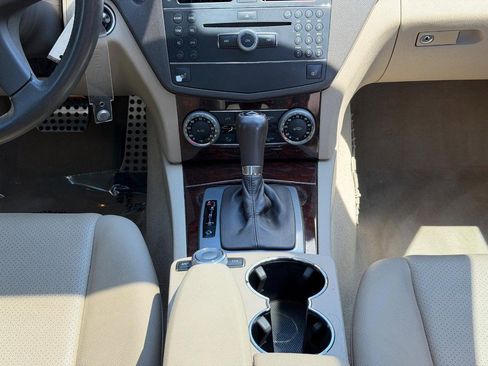 Used 2009 Mercedes-Benz C 300 Sedan image 14