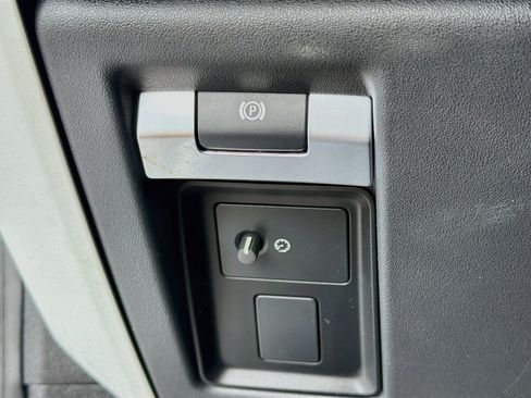 Used 2022 Land Rover Defender 110 S AWD/4WD image 36