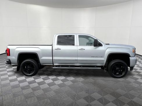 Used 2015 GMC Sierra 2500 Denali AWD/4WD image 7