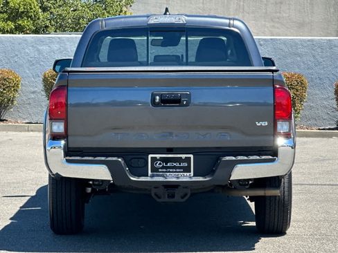 Used 2022 Toyota Tacoma SR5 RWD image 8