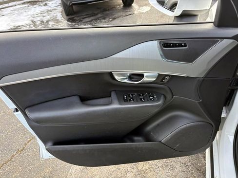 Used 2023 Volvo XC90 B5 Core w/ Protection Package Premier image 11
