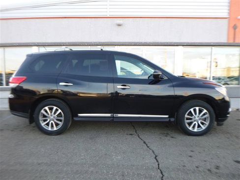 Used 2014 Nissan Pathfinder SL w/ SL Premium Package image 4