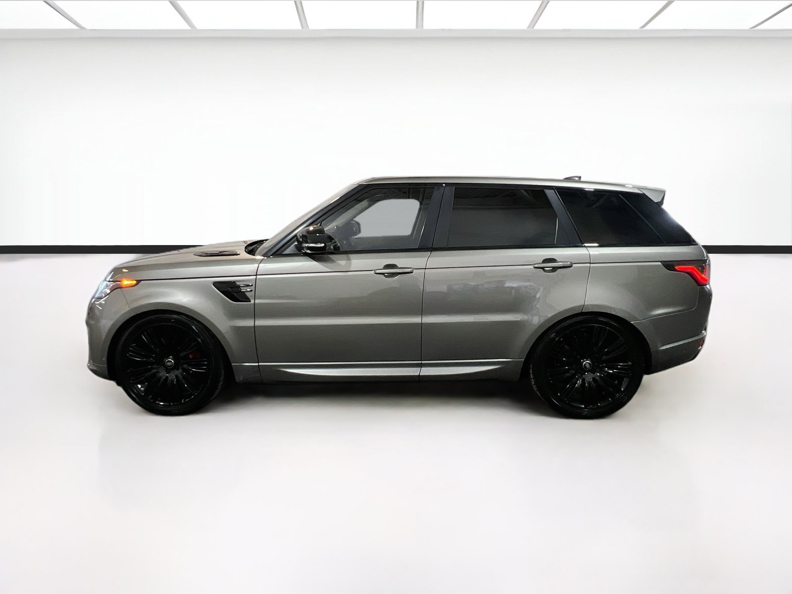 Used 2018 Land Rover Range Rover Sport Supercharged AWD/4WD image 25