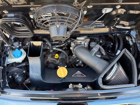 Used 2000 Porsche 911 Carrera 4 image 31
