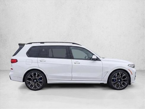 Used 2021 BMW X7 xDrive40i w/ M Sport Package AWD/4WD image 8
