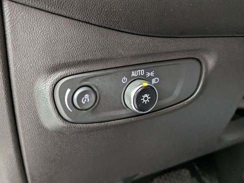 Used 2022 Chevrolet Equinox LT image 14