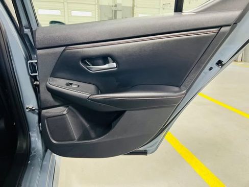 Used 2024 Nissan Sentra SR FWD image 33