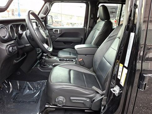 Used 2018 Jeep Wrangler Unlimited Sahara w/ Cold Weather Group image 14