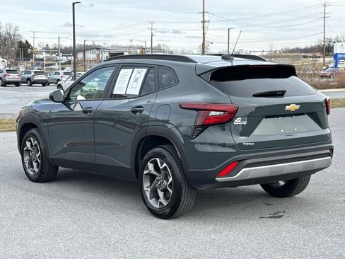 Used 2025 Chevrolet Trax LT image 26