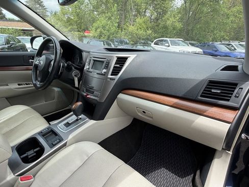 Used 2014 Subaru Outback 2.5i Limited w/ Moonroof Package AWD/4WD image 30
