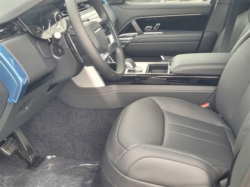 New 2025 Land Rover Range Rover SE image 13