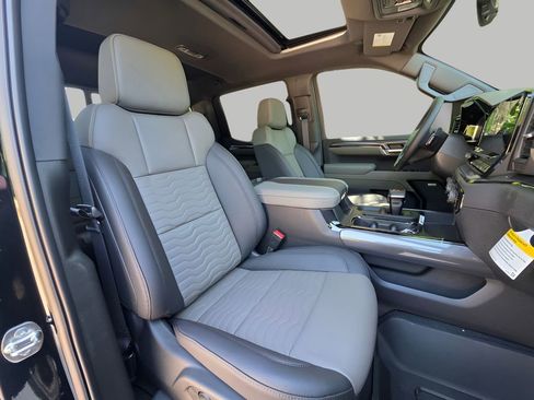 New 2026 Chevrolet Silverado 1500 ZR2 w/ Dark Appearance Package AWD/4WD image 12